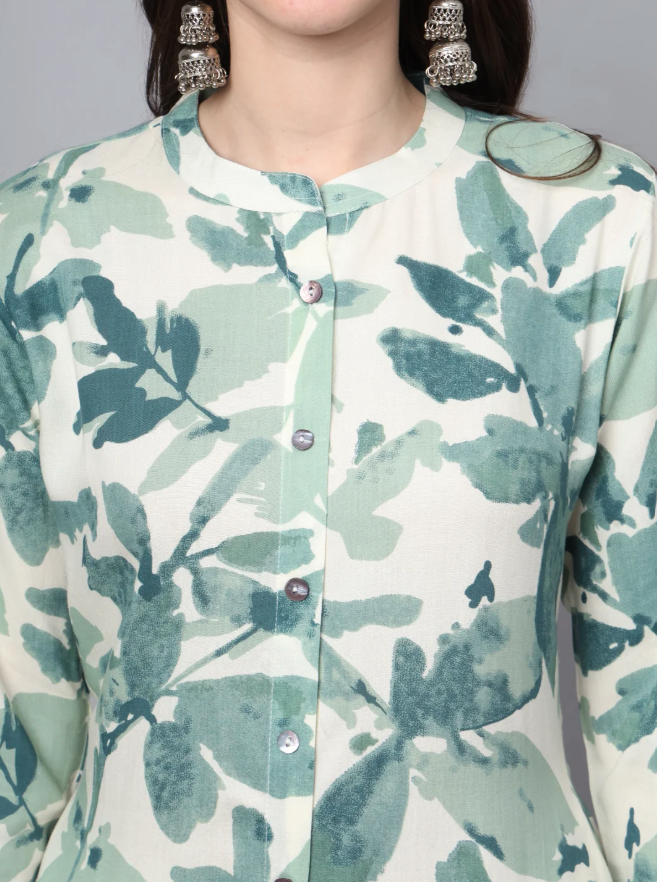 Green and white botanical leaf-print A-line kurta